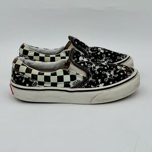 Vans Kids Black and White Skull Checkered Sneakers glow in the dark